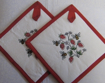 Strawberry Potholders, Strawberry and Bee Pot Holder, Embroidered Pot Holders, Hot Mat, Trivets, Kitchen Accessory, Red And White Pot Holder
