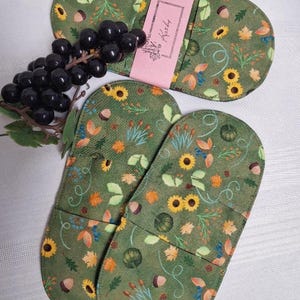 Fall Harvest Print Cotton Microwave Mitts, Kitchen Accessory, Magnetic Pot Holders (Set of 2)