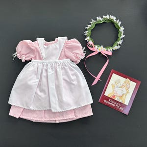 kirsten birthday dress Lila could totally be a descendent of Kirsten. What do you think? Lila's modern Kirsten birthday dress will be in my Etsy shop *tonight* 5/29 at 7pm ET #agig #18inchdolls #18inchdollfashion #18inchdollclothing