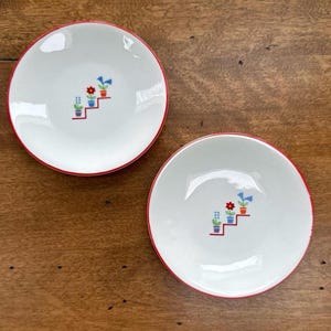 Pleasant Company American Girl Doll Molly’s China Tea Set Plates only first edition white red rim floral replacement Birthday Story