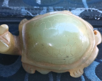 Antique 3-1/2" x 2-1/2" Hi-Quality Hand-Carved VERYFINE JADE TURTLE