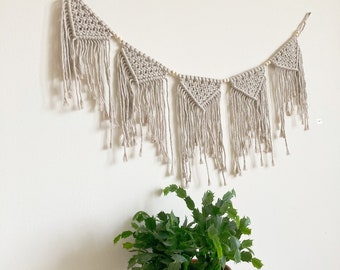 Ghirlanda di macramè/Banner di macramè/Banner da parete/Banner di perline di legno di macramè/Asilo nido/Decorazioni per camerette per bambini/Decorazioni da parete di Boho Macrame/Regalo di Natale