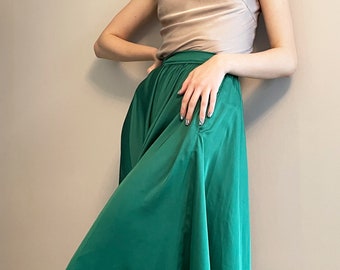 A Line  Flared Green Skirt, Midi Satin Circle Skirt,  Green Skirt Women, Pockets Solid Skirt, Minimalist Skirt,  1950 skirt