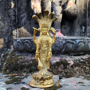 Brass Vishnu Statue: Hindu God of Protection