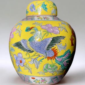 鳳凰と牡丹で飾られた、20世紀の中国製、アンティークの花瓶 