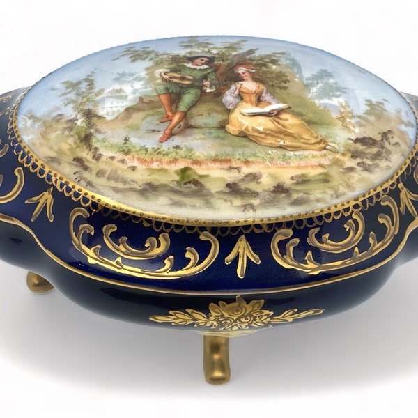 Boîte ancienne coffret bijoux bleu de Sèvres porcelaine Limoges Saxes