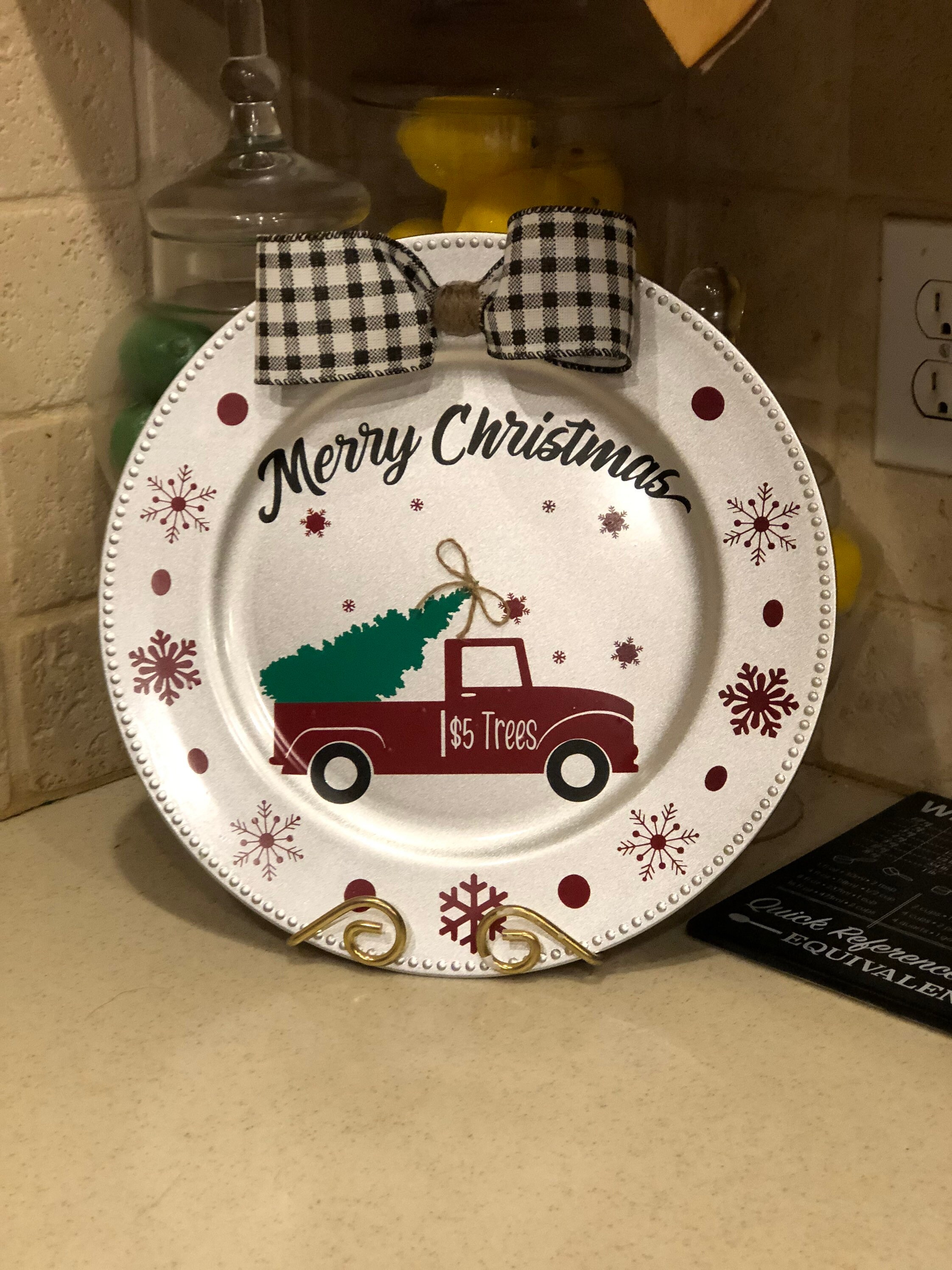 red christmas charger plates