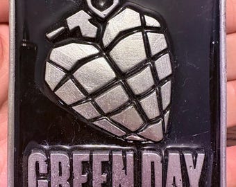 Vintage Green Day “American Idiot Heart Grenade” Belt Buckle – 2004/2005 Mobtown – Official Licensed Merch