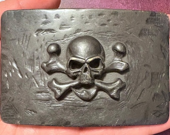 Vintage Skull & Crossbones Belt Buckle – Pirate / Biker Style