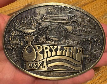 Vintage Opryland USA Belt Buckle – Solid Brass – Award Design Medals Inc. – Detailed Theme Park Scene