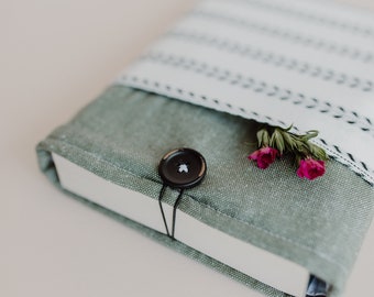 Book Sleeve with Pocket - Book Protector - Friend Book Gift - Paperback Book Sleeve - Hardback Book Sleeve - E-reader Cover - Book Pouch