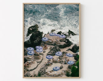 Estampa Capri | Itália Pôster | Arte Mediterrânea | Impressão para download | Fontelina Beach Club | Guarda-sol de praia | Impressão Costa Amalfitana