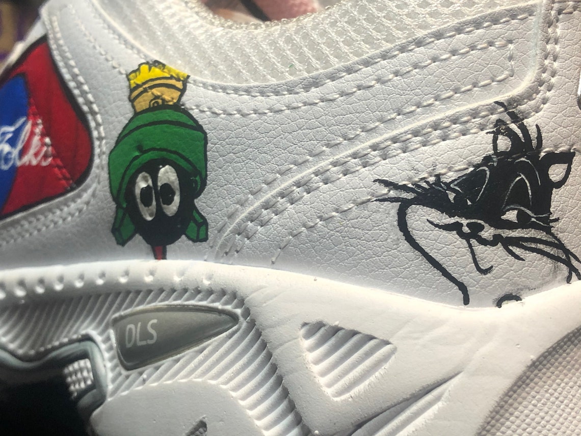 looney tunes basketball shoes