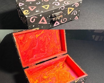 red 90's design small wooden box