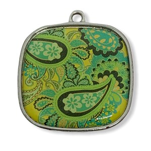Green Paisley Design Needle Minder