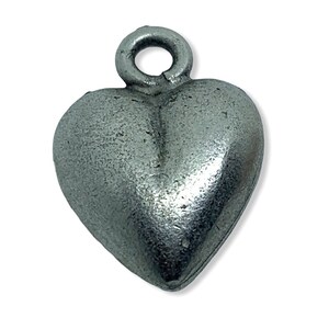 Pewter Tone Heart Needle Minder