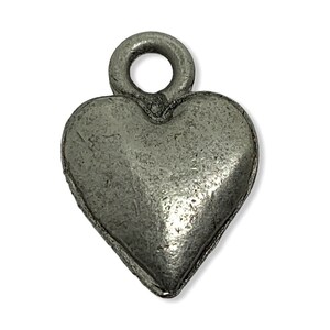 Pewter Tone Heart Needle Minder