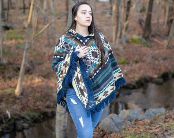 Poncho unisexe en alpaga. Style en forme de V. Léger mais super doux et chaud. Article fabriqué en laine d'alpaga. Livraison gratuite ! Idées cadeaux