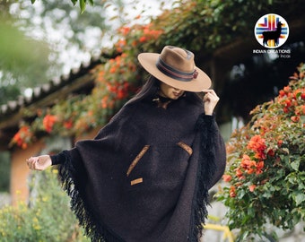 Unisex-Wollschaf-Poncho. V-förmiger Stil. Leicht, aber super weich und warm. Kostenloser Versand. Geschenkideen zum Muttertag