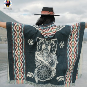 Unisex Alpaka Woll Poncho. (Elemental Bear) One Size.Ausschließlich handgefertigt von indigenen Händen! Maschinenwäsche.KOSTENLOSER VERSAND!Geschenkideen.