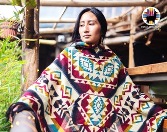Poncho unissex de lã de alpaca. Estilo em forma de V. Feito por mãos indígenas. Leve. Super macio e quente. Tamanho único. FRETE GRÁTIS! Ideias para presentes
