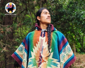 Alpaka-Poncho (Sonnenuntergang im Wald), handgefertigt von indigenen Händen. Weich und warm mit Kapuze. Unisex Einheitsgröße. Geschenkideen zum Valentinstag