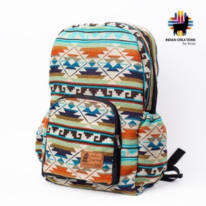 Sac à dos au design exclusif fait main. (Aqua Geometric Design) Léger, fait main, unique. Lavable en machine ! LIVRAISON GRATUITE ! Idées cadeaux