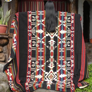 Handgemaakte alpacawollen deken. (Sunset In The Forest) Handgemaakt door inheemse handen. Superzacht en warm. GRATIS VERZENDING! Cadeau-ideeën.