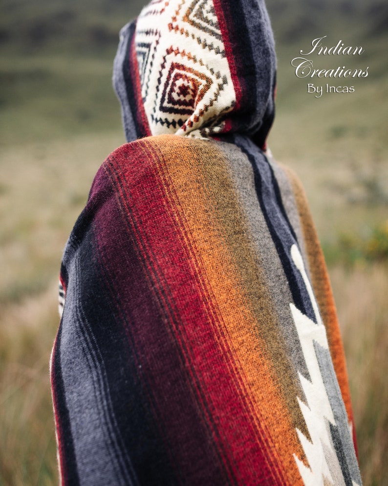 Poncho in alpaca geometrico dei nativi americani Desert Thunder. DESIGN ESCLUSIVO Ultra morbido e caldo. Lavabile in lavatrice Idee regalo per San Valentino immagine 6