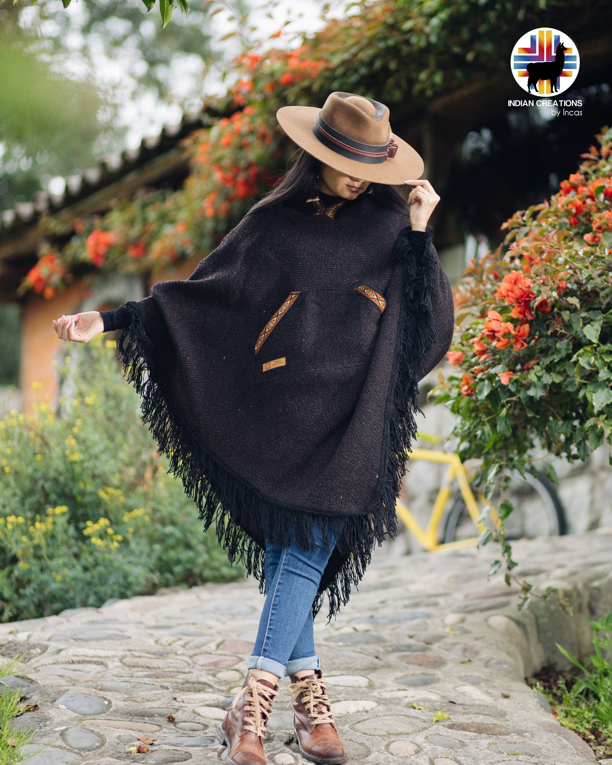 ne Quittez pas　Wool Emb Poncho ne Quittez pas Wool Emb Poncho ne Quittez pas Wool Emb Poncho
