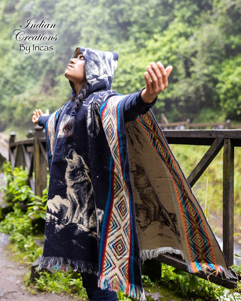 Blue warm and unique! Soft EXCLUSIVE DESIGN Wolf Alpaca Poncho Wolf in the Mountains