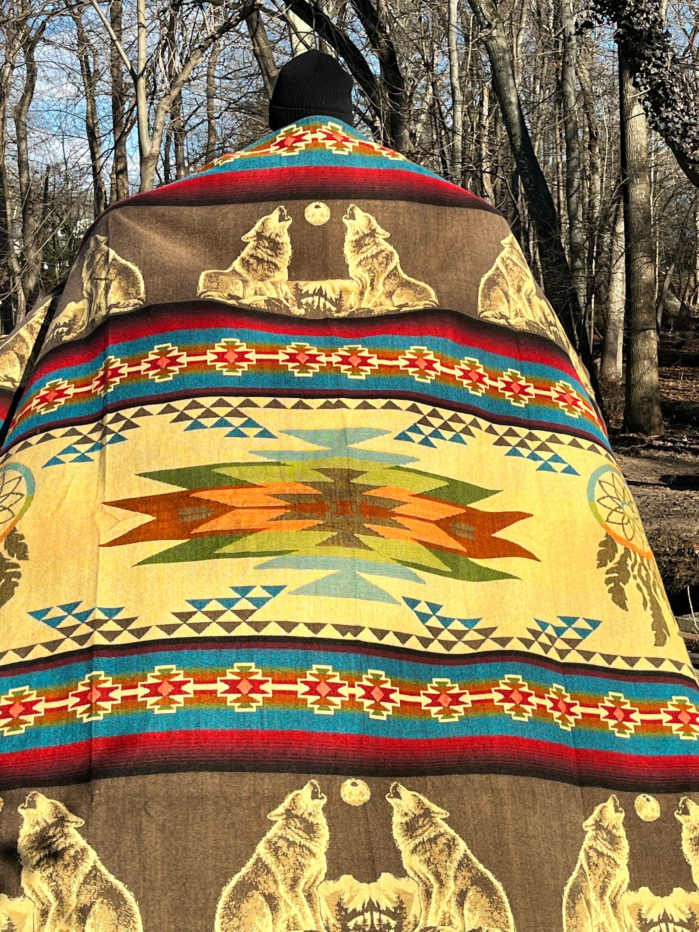 Handgemachte Alpaka Wolldecke. (Wolfsgeist) Queen-Size. Handgefertigt von indigenen Händen. Super weich und warm. KOSTENLOSER VERSAND! Geschenkideen