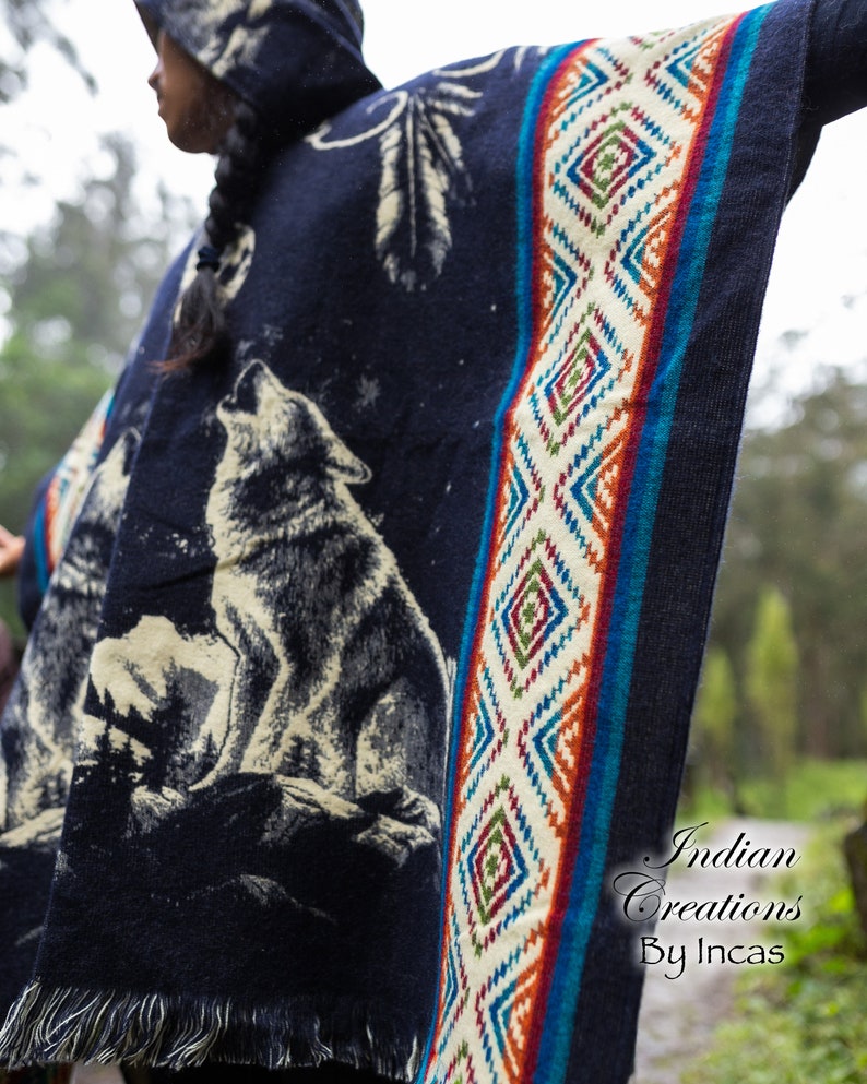 Blue warm and unique! Soft EXCLUSIVE DESIGN Wolf Alpaca Poncho Wolf in the Mountains
