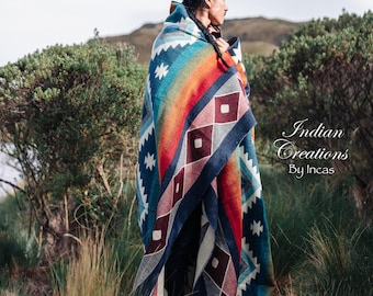 Manta de lana de alpaca hecha a mano. (Gardenia) Bellamente diseñada por artesanos indígenas.