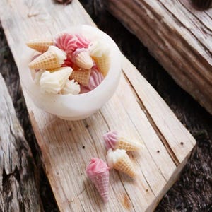 Miniatur Eistütenform, Mini Creme Porzellan Kaltform, Fondant Silikonform, Backüßigkeit Schokoladenform, Kuchendekorform