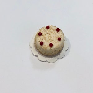 1:12 Scale - Nut Berry Cake