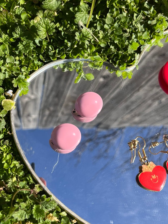 Vintage 1980s Pink Bubblegum stud earrings - image 2