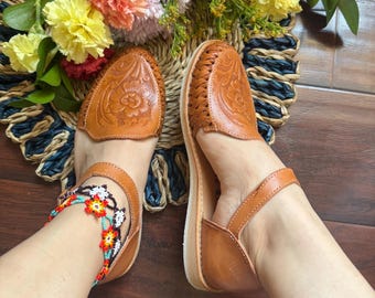 Huarache Sandal ~ All Sizes Boho- Hippie Vintage ~ Mexican Style ~ Colorful Leather ~ Mexican Huaraches