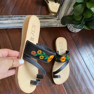 Huarache Sandal ~ All Sizes Boho- Hippie Vintage ~ Mexican Style ~ Colorful Leather ~ Mexican Huaraches