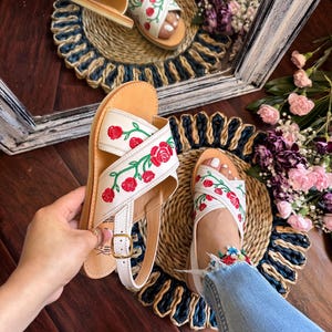 Huarache Sandal ~ All Sizes Boho- Hippie Vintage ~ Mexican Style ~ Colorful Leather ~ Mexican Huaraches