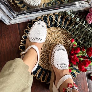 Huarache Sandal ~ All Sizes Boho- Hippie Vintage ~ Mexican Style ~ Colorful Leather ~ Mexican Huaraches