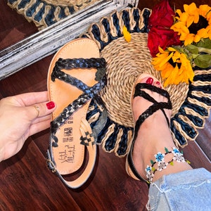 Huarache Sandal ~ All Sizes Boho- Hippie Vintage ~ Mexican Style ~ Colorful Leather ~ Mexican Huaraches