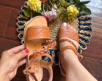 Huarache Sandal ~ All Sizes Boho- Hippie Vintage ~ Mexican Style ~ Colorful Leather ~ Mexican Huaraches