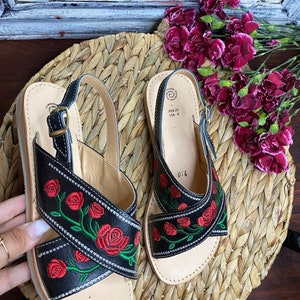 Huarache Sandal ~ All Sizes Boho- Hippie Vintage ~ Mexican Style ~ Colorful Leather ~ Mexican Huaraches