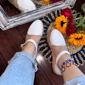 Huarache Sandal ~ All Sizes Boho- Hippie Vintage ~ Mexican Style ~ Colorful Leather ~ Mexican Huaraches