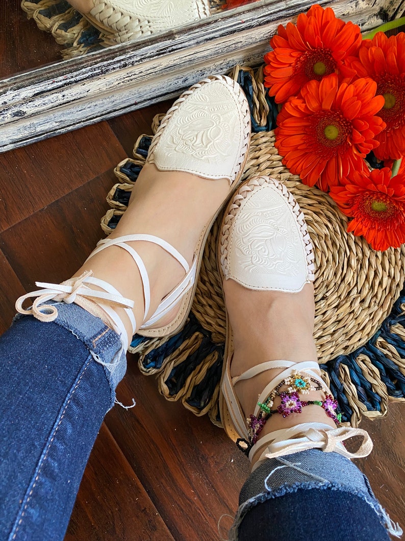 Mexican Leather Sandal. Mexican Embroidered sandals. Artisanal Embroidered sandals. Boho sandals. Floral sandals. Huaraches. Huaraches mexic image 3