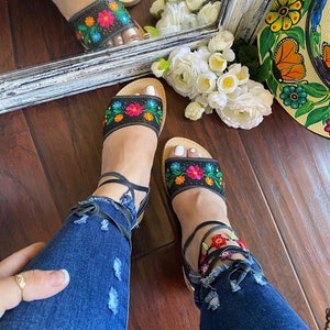 Mexican Leather Sandals. Multicolor Sandals with Buckle. Cute Summer Sandal. Mexican Artisanal Shoes. Authentic Mexican Leather.