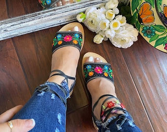 Mexican Leather Sandals. Multicolor Sandals with Buckle. Cute Summer Sandal. Mexican Artisanal Shoes. Authentic Mexican Leather.
