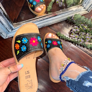 Huarache Sandal ~ All sizes Boho-Hippie Vintage ~ mexican Style ~ Colorful Leather Mexican Huaraches ~ Mexican Sandals.