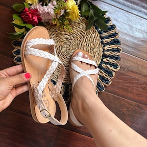 Huarache Sandal ~ All Sizes Boho- Hippie Vintage ~ Mexican Style ~ Colorful Leather ~ Mexican Huaraches